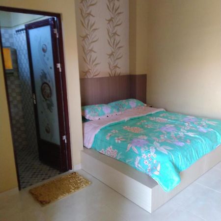 R3 Brawijaya Homestay بانيووانجى المظهر الخارجي الصورة