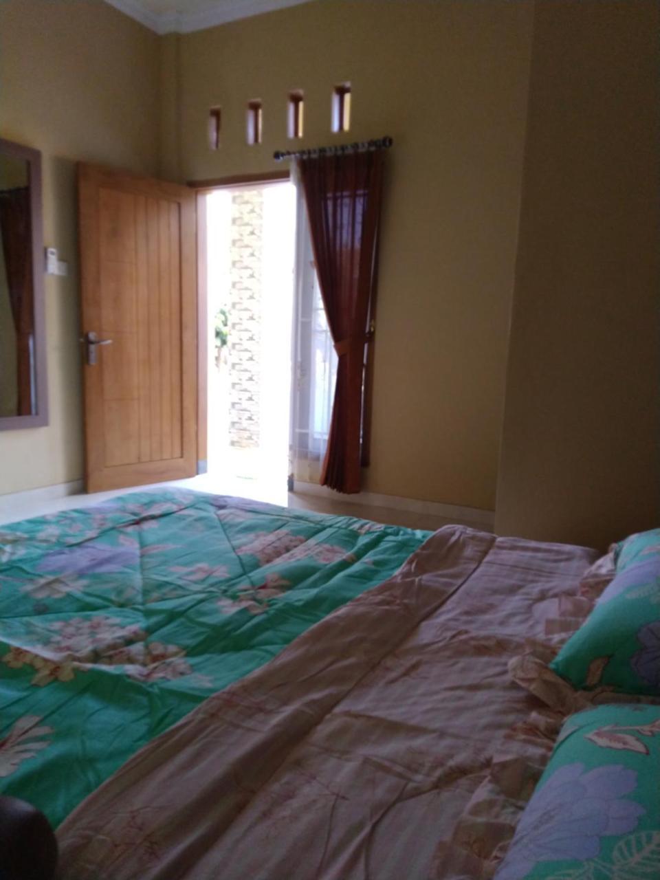 R3 Brawijaya Homestay بانيووانجى المظهر الخارجي الصورة