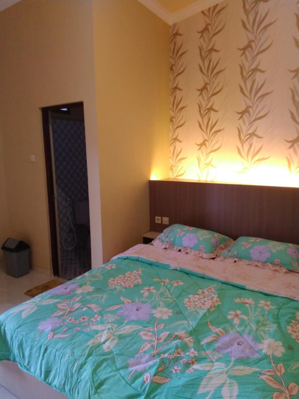 R3 Brawijaya Homestay بانيووانجى المظهر الخارجي الصورة