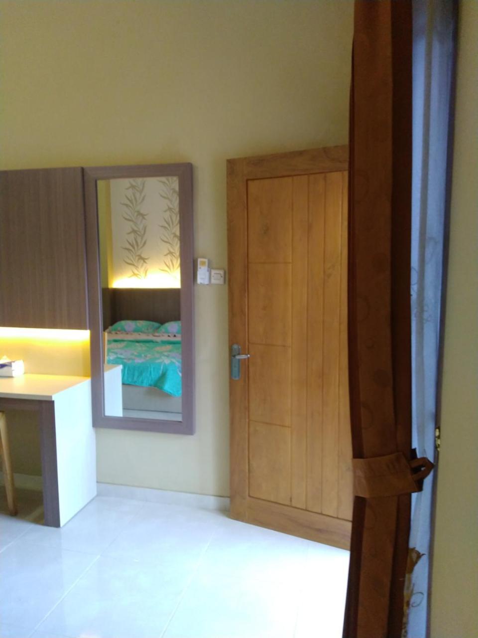 R3 Brawijaya Homestay بانيووانجى المظهر الخارجي الصورة