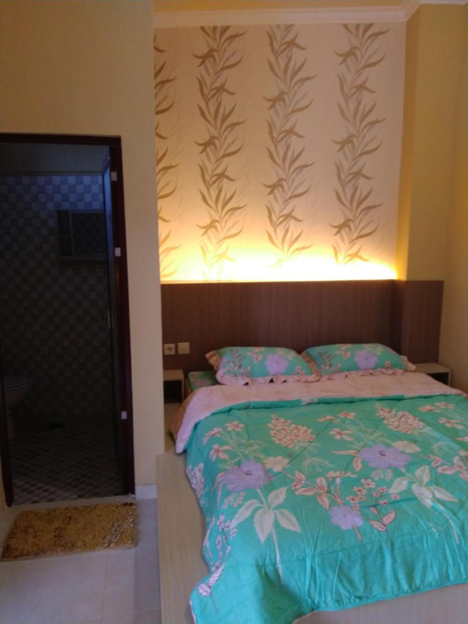 R3 Brawijaya Homestay بانيووانجى المظهر الخارجي الصورة