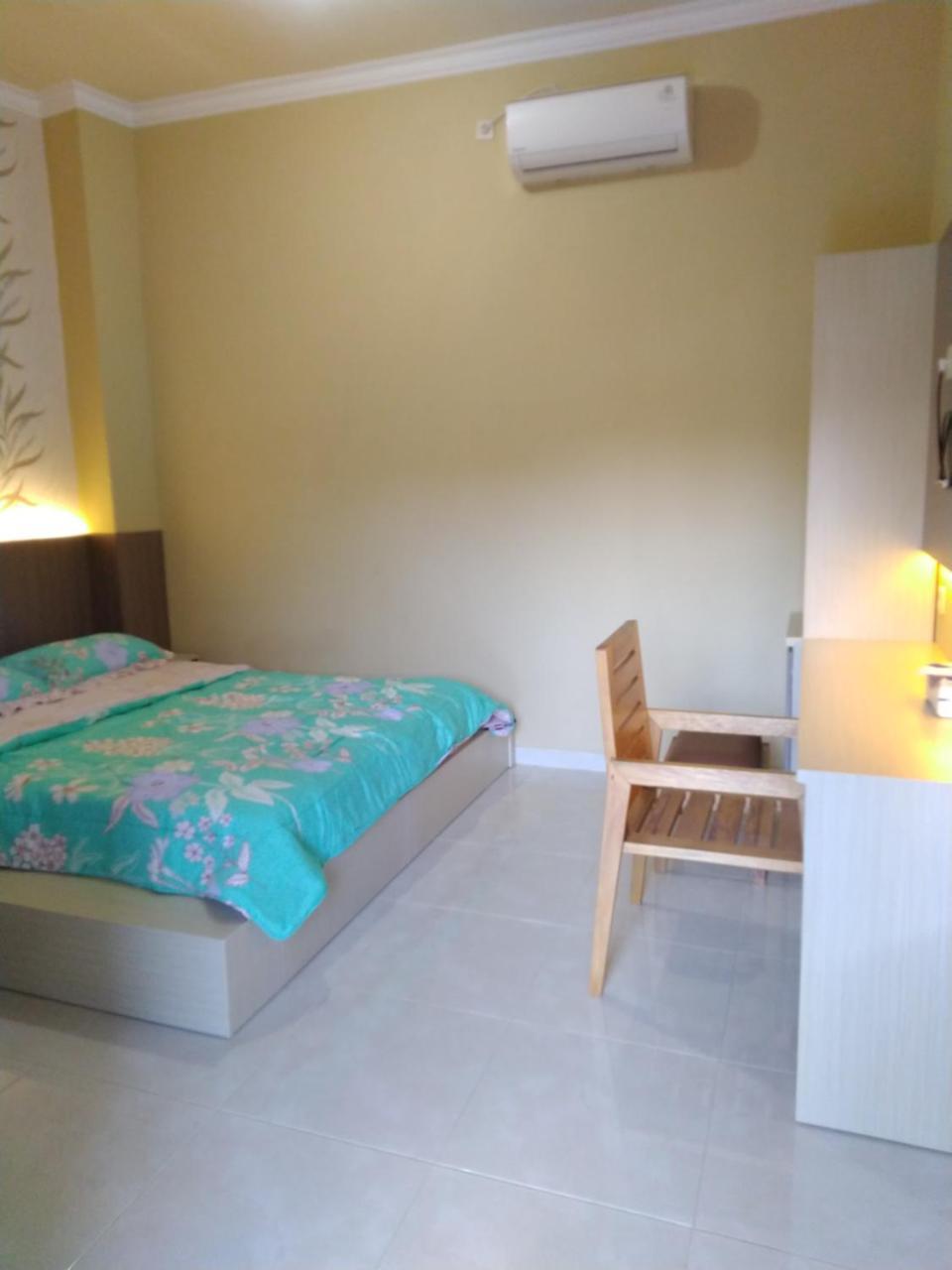 R3 Brawijaya Homestay بانيووانجى المظهر الخارجي الصورة