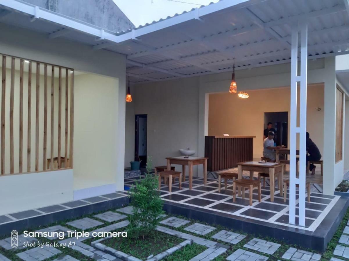 R3 Brawijaya Homestay بانيووانجى المظهر الخارجي الصورة