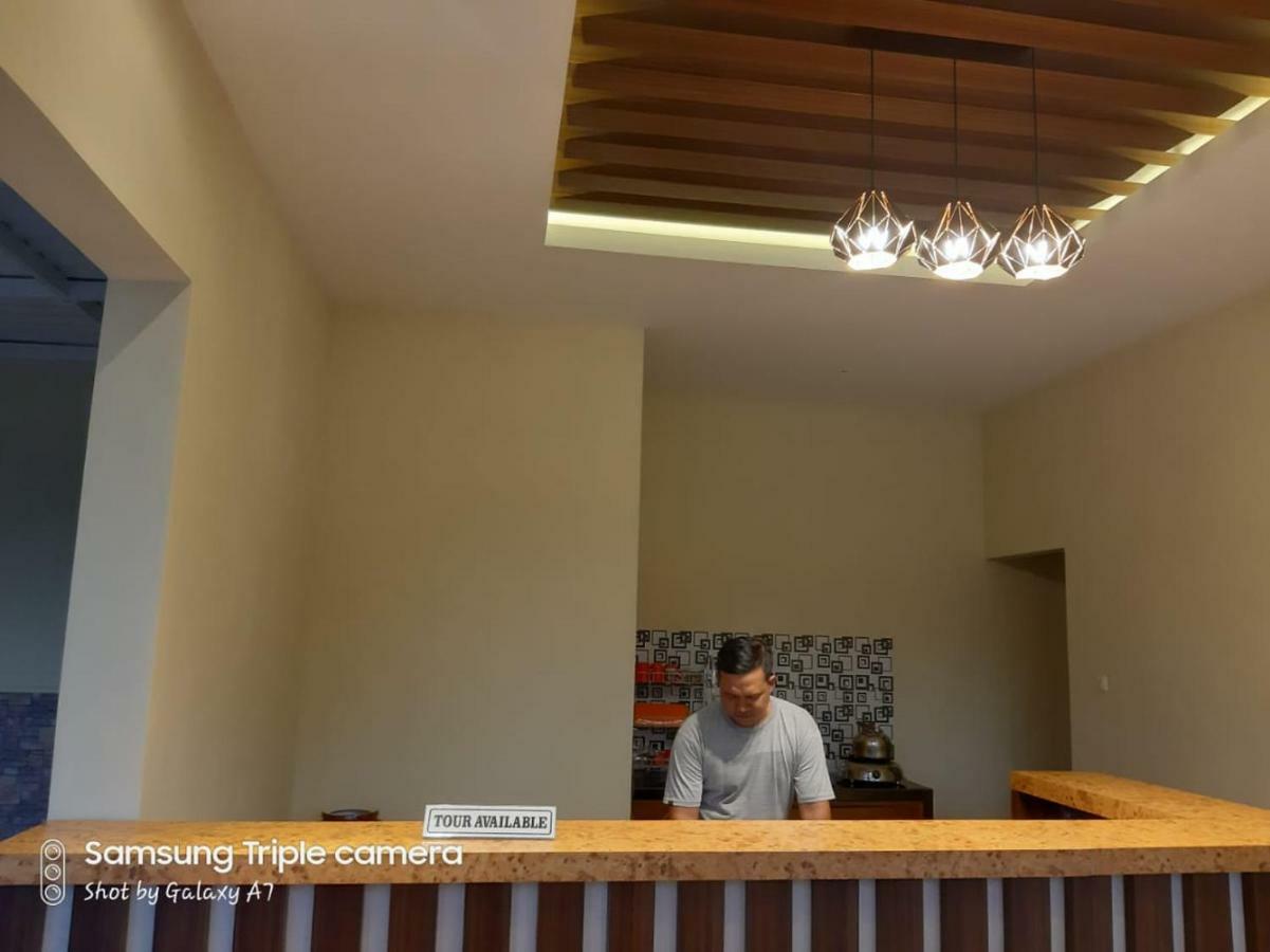 R3 Brawijaya Homestay بانيووانجى المظهر الخارجي الصورة