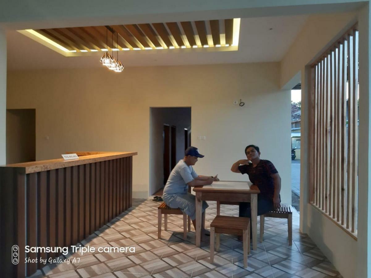 R3 Brawijaya Homestay بانيووانجى المظهر الخارجي الصورة
