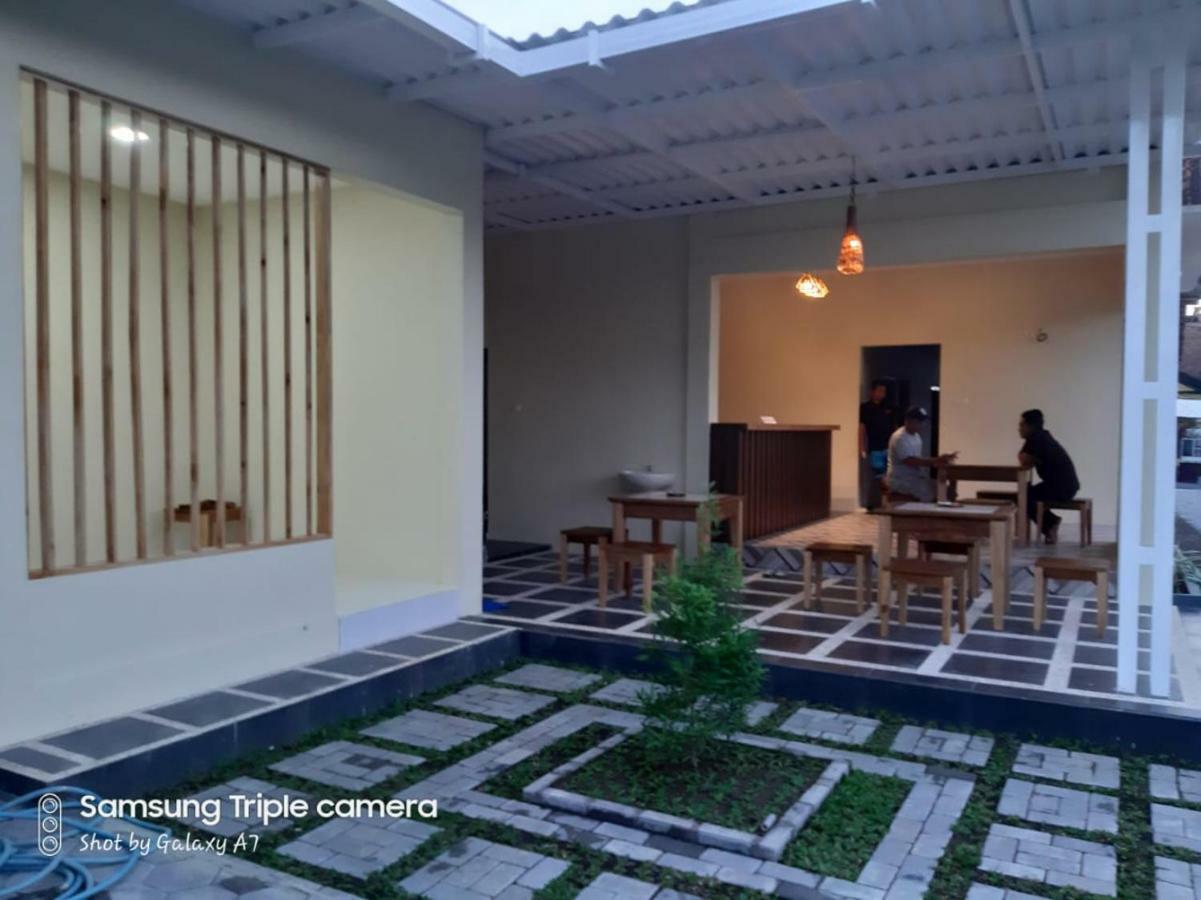 R3 Brawijaya Homestay بانيووانجى المظهر الخارجي الصورة
