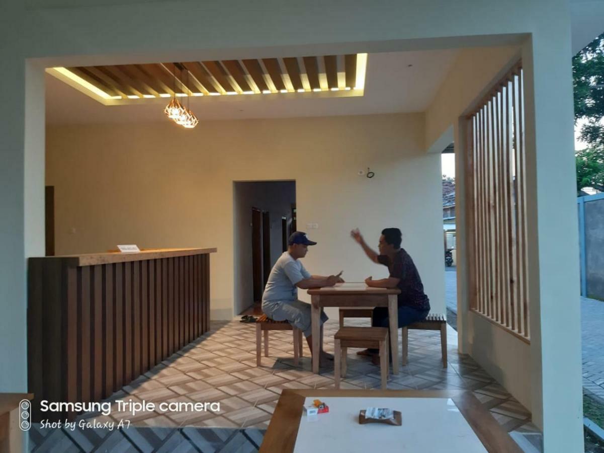 R3 Brawijaya Homestay بانيووانجى المظهر الخارجي الصورة